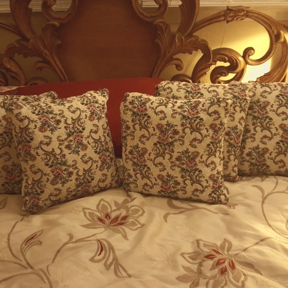 💜Raymour and Flanigan throw pillows 12x12💜 - Picture 1 of 4